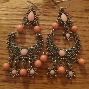 Necklace and earrings set